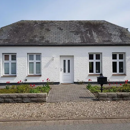 Feriehus Steilkueste Mit Meerblick