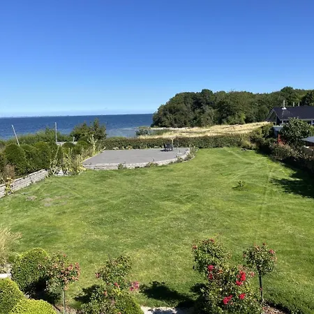 Steilkueste Mit Meerblick Feriehus *