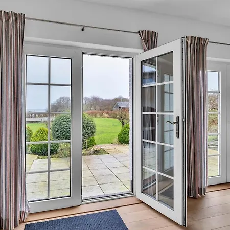 Steilkueste Mit Meerblick Feriehus *