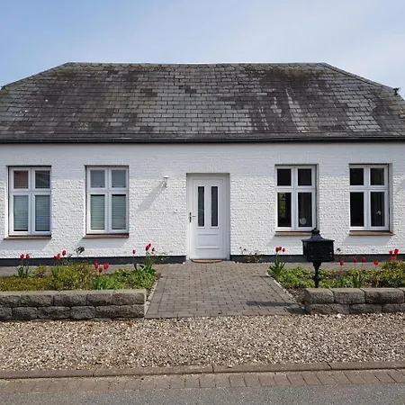 Steilkueste Mit Meerblick